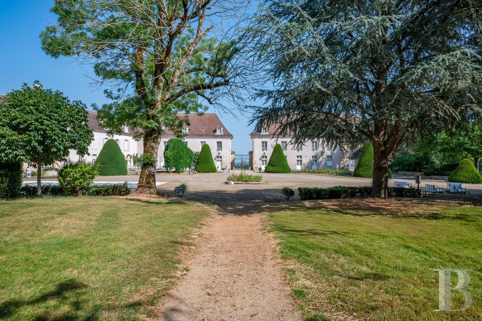 Dans l’Yonne, à équidistance de Paris, Lyon et Genève, une ancienne place forte médiévale et son parc aménagés pour accueillir calmes séjours et grands événements  - photo  n°48